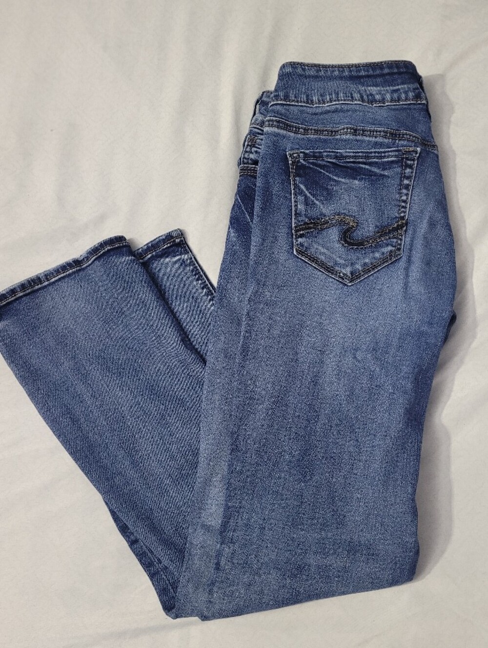 Silver Brand Women's Jeans - Mid Wash